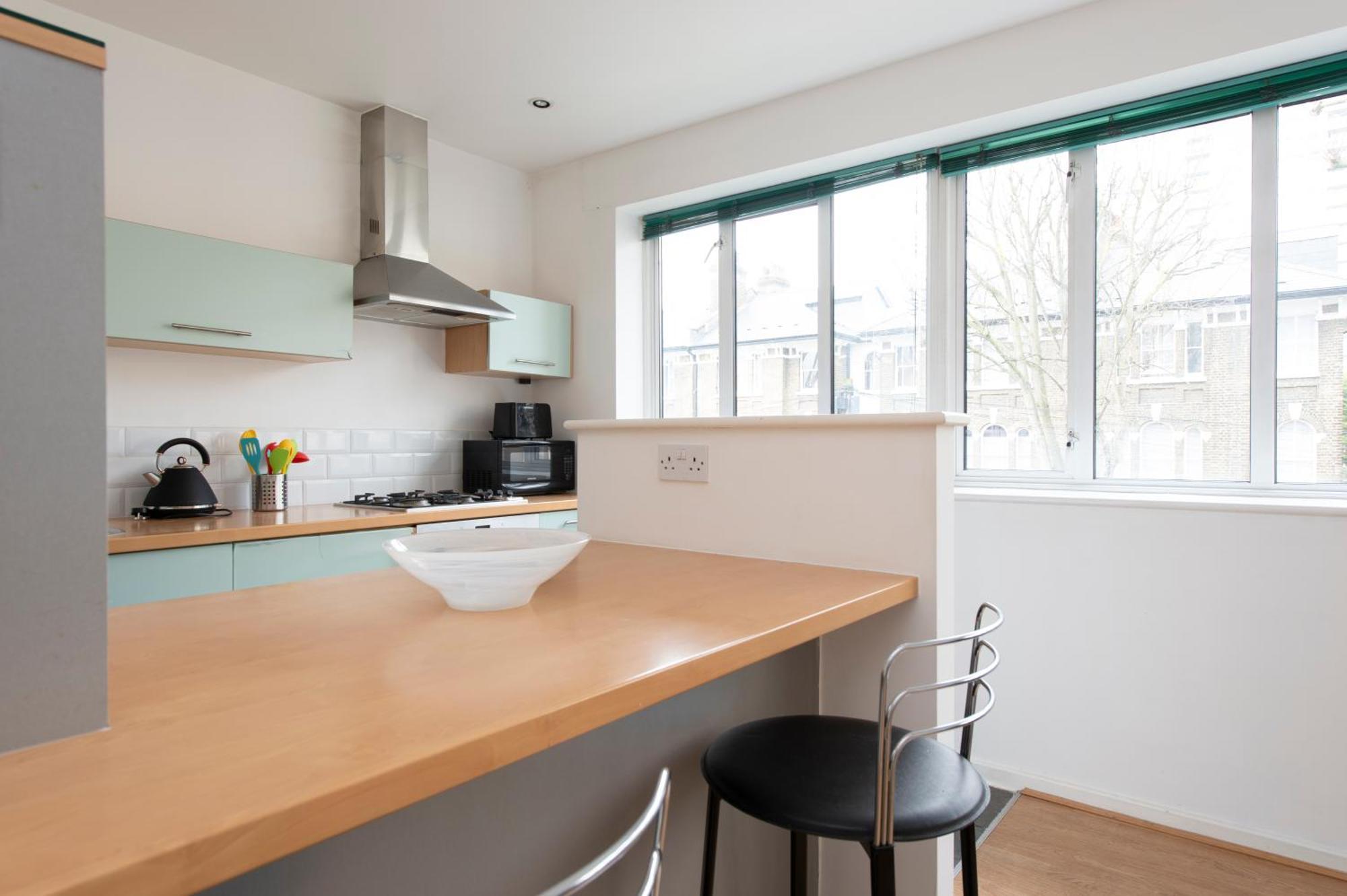 לונדון Modern Luxury Apartment By Bow Road Station מראה חיצוני תמונה