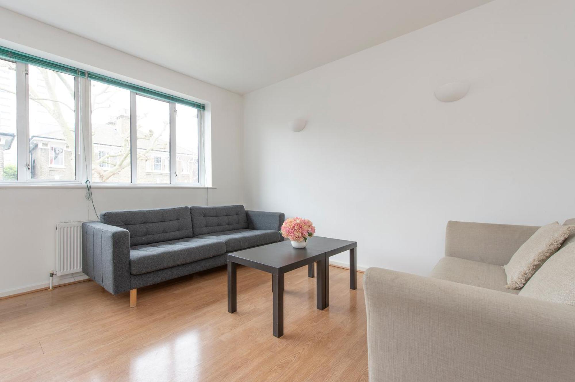 לונדון Modern Luxury Apartment By Bow Road Station מראה חיצוני תמונה